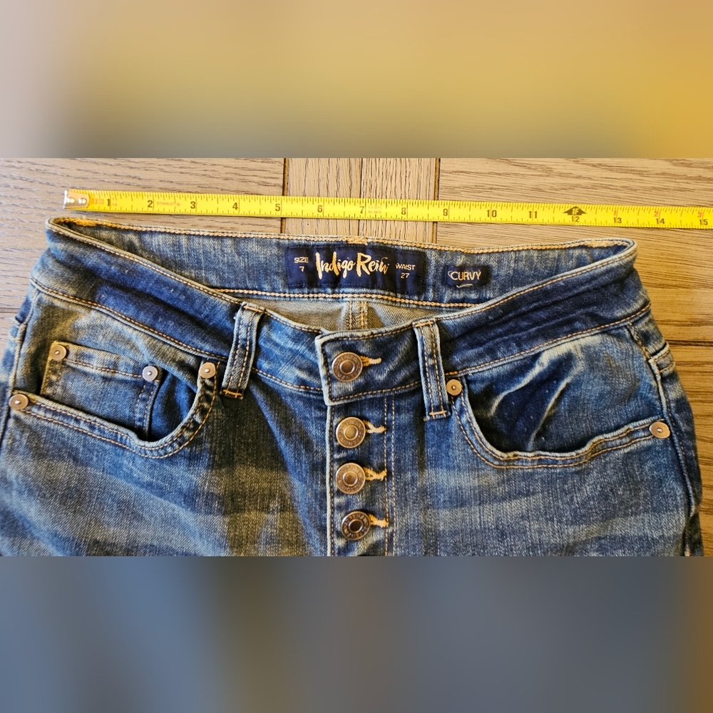 Distressed Jeans - Picture 15 of 15